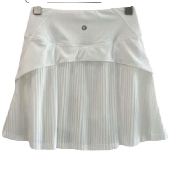 Lululemon Pleated Lined High-Rise Tennis Skirt in white 2 - Picture 3 of 8